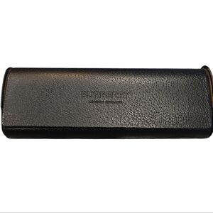 BURBERRY BLACK EMBOSSED PEBBLE LEATHER SUNGLASSES CASE. GLASSES NOT INCLUDED.